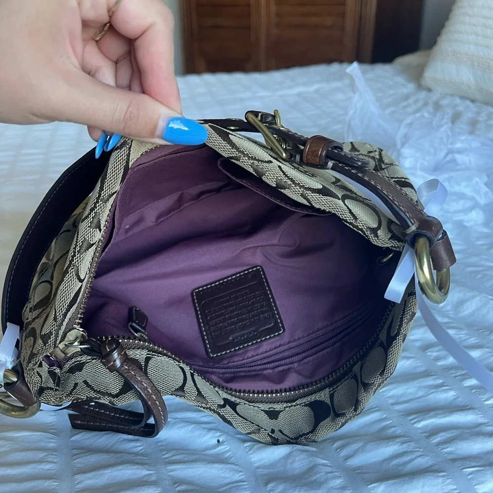 COACH Y2K Signature Brown Hamptons Shoulder Bag - Picture 9 of 17
